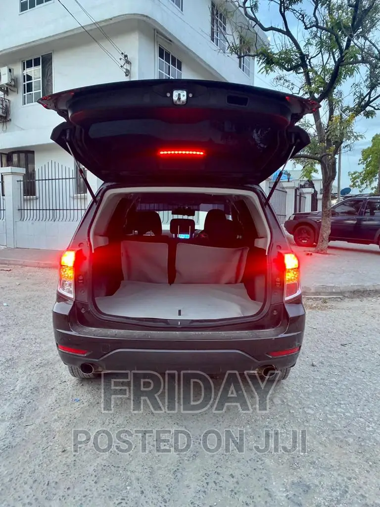 Subaru Forester 2.0D X 2010 Black