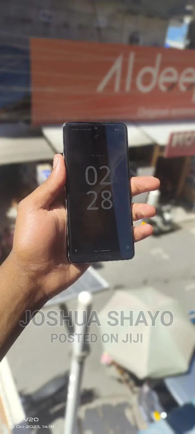 Sharp Aquos sense5G 64 GB Silver