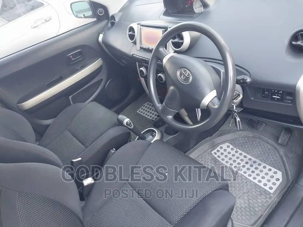 Toyota IST 2004 Gray
