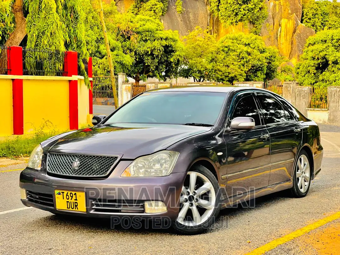 Toyota Crown 2006 Gray