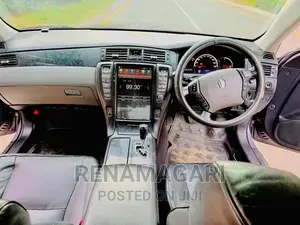 Toyota Crown 2006 Gray