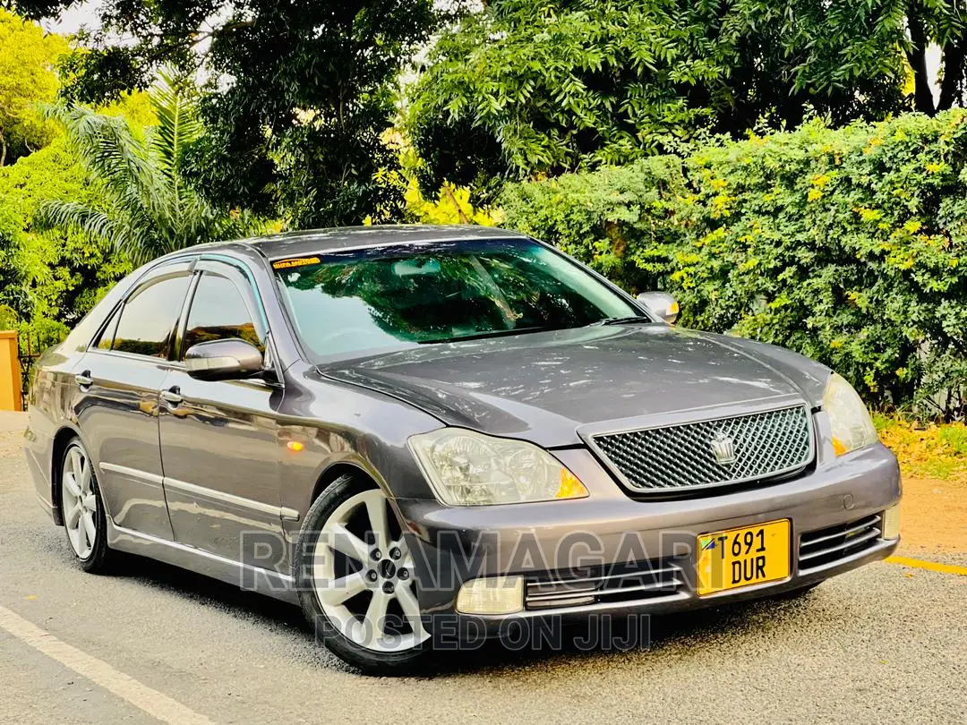 Toyota Crown 2006 Gray