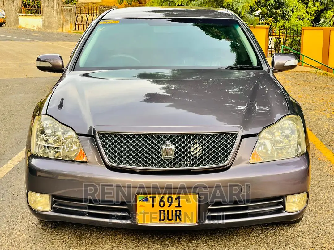 Toyota Crown 2006 Gray