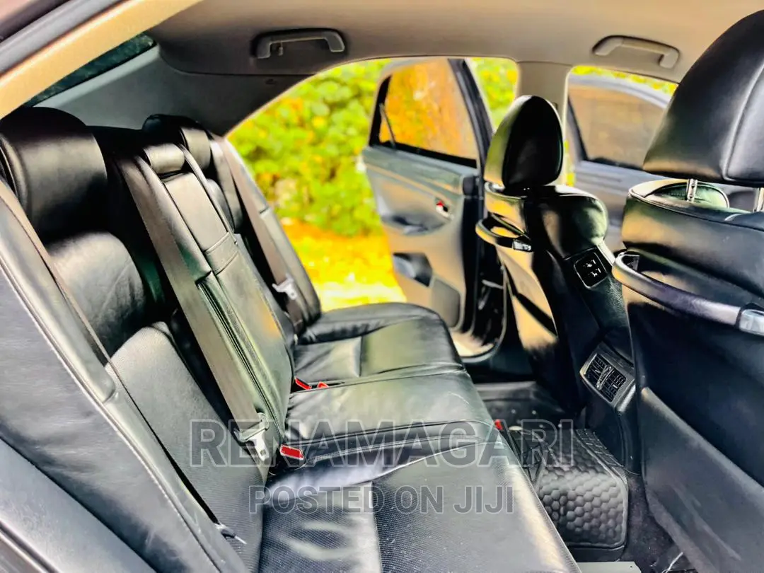 Toyota Crown 2006 Gray