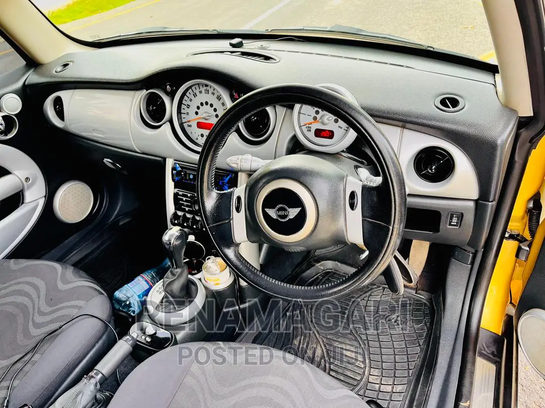 BMW MM 2006 Yellow