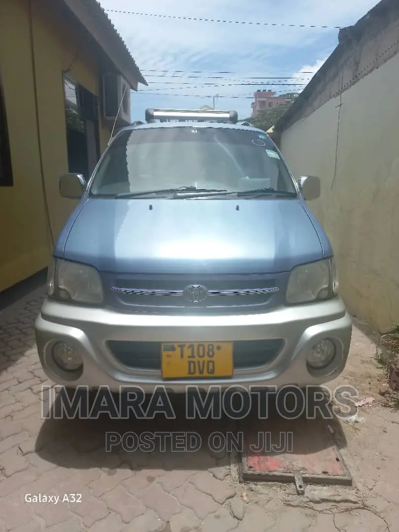 Toyota Noah 2003 Blue