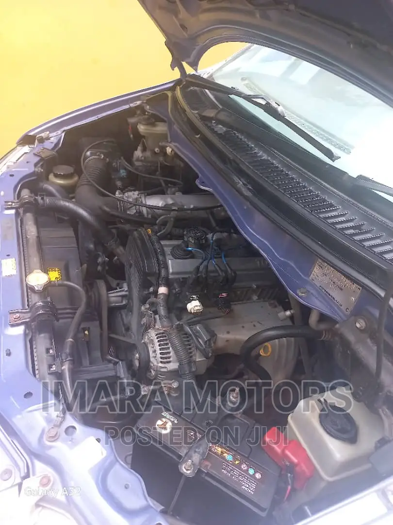 Toyota Noah 2003 Blue