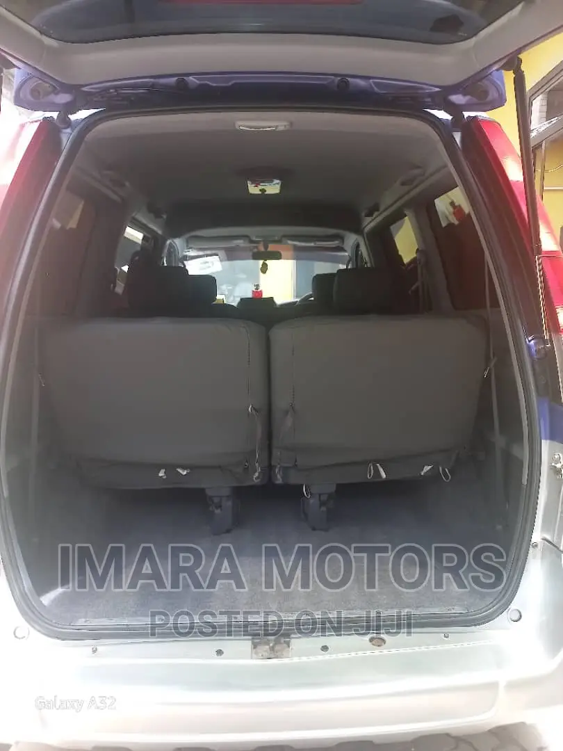 Toyota Noah 2003 Blue