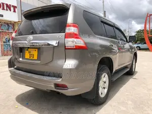 Toyota Land Cruiser Prado 2014 Gray
