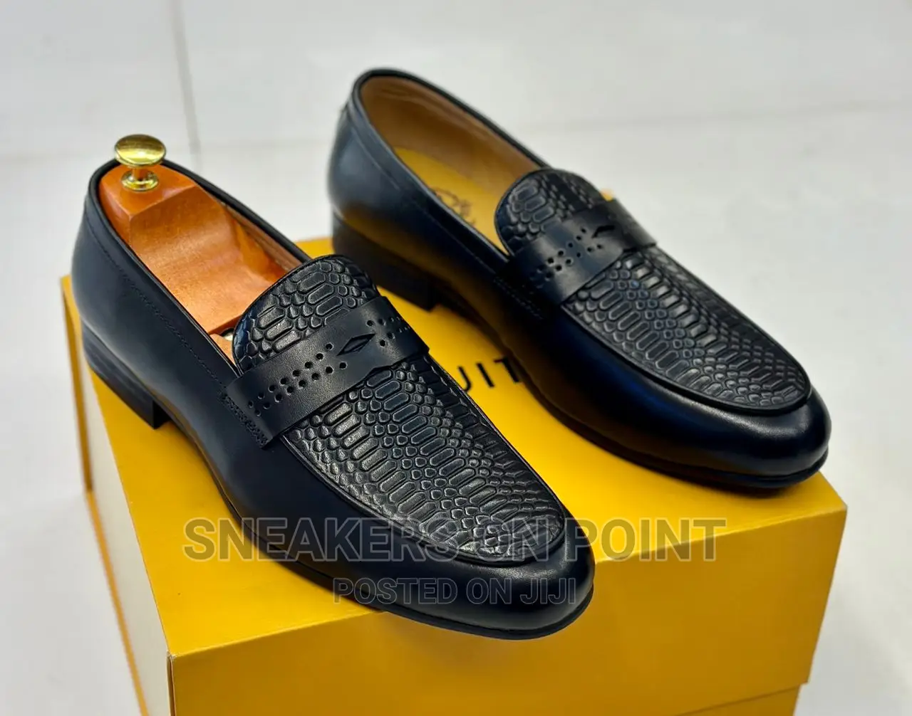 Classic Shoes/ Official Shoes