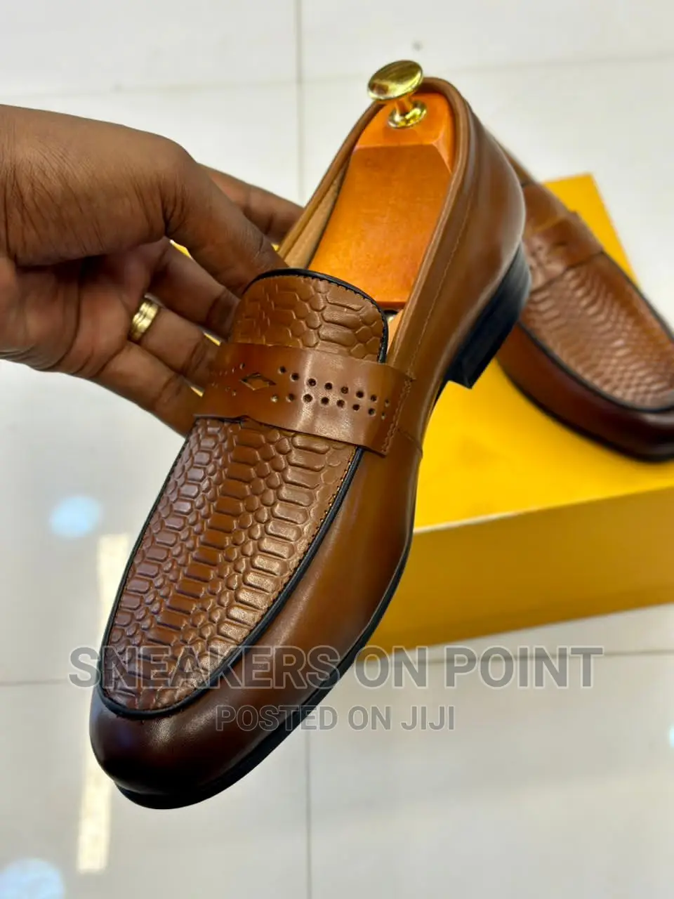 Classic Shoes/ Official Shoes