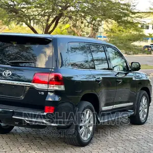 Toyota Land Cruiser 2017 Black