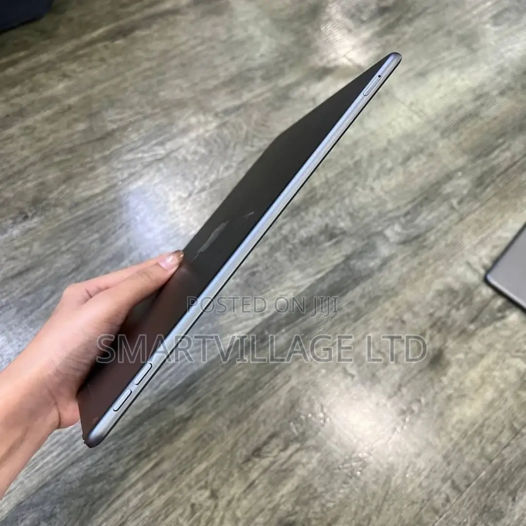 Apple iPad Air (2020) Wi-Fi 64 GB Black