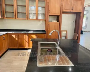 5bdrm House in Mbaga Estate, Kunduchi for sale