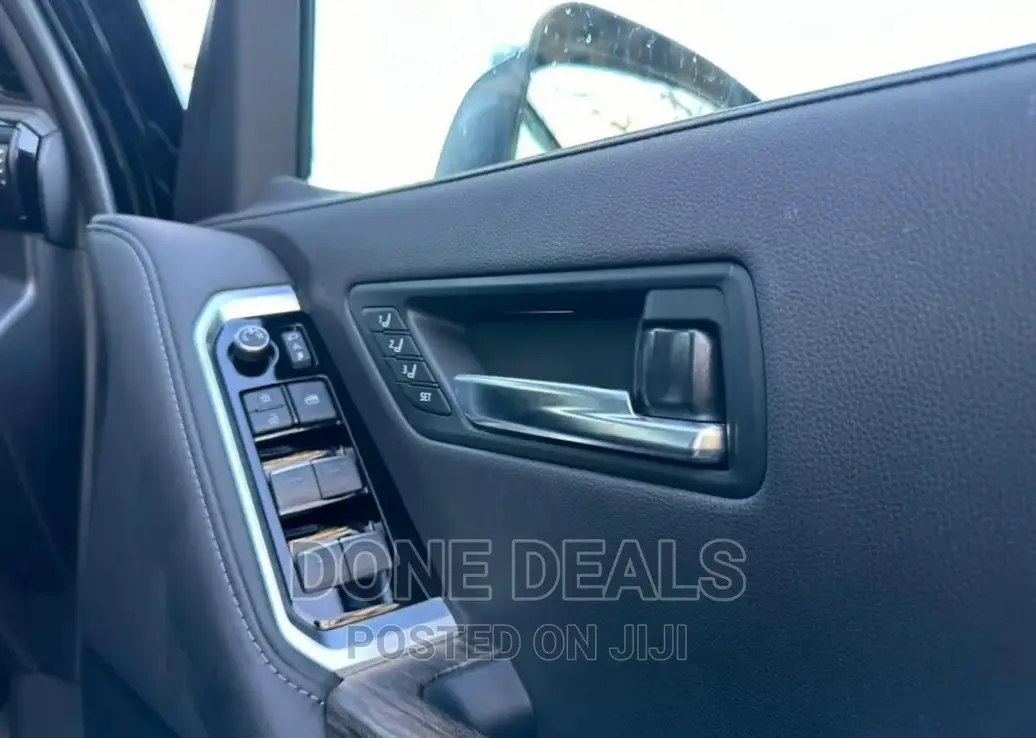 Toyota Land Cruiser 2023 Black