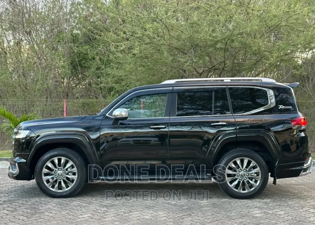 Toyota Land Cruiser 2023 Black