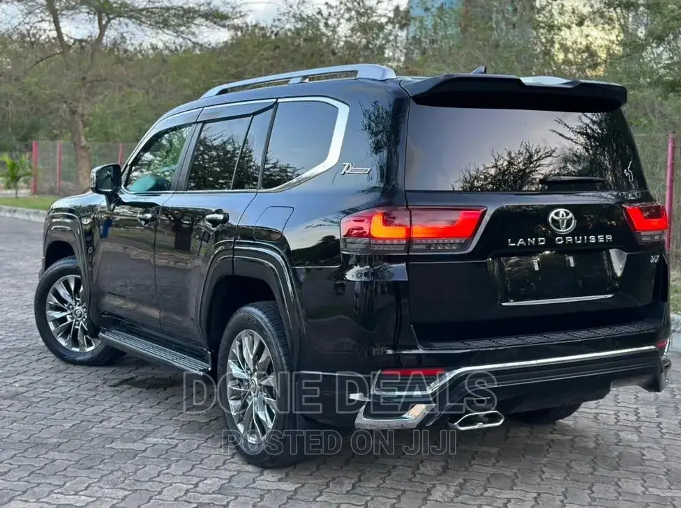 Toyota Land Cruiser 2023 Black