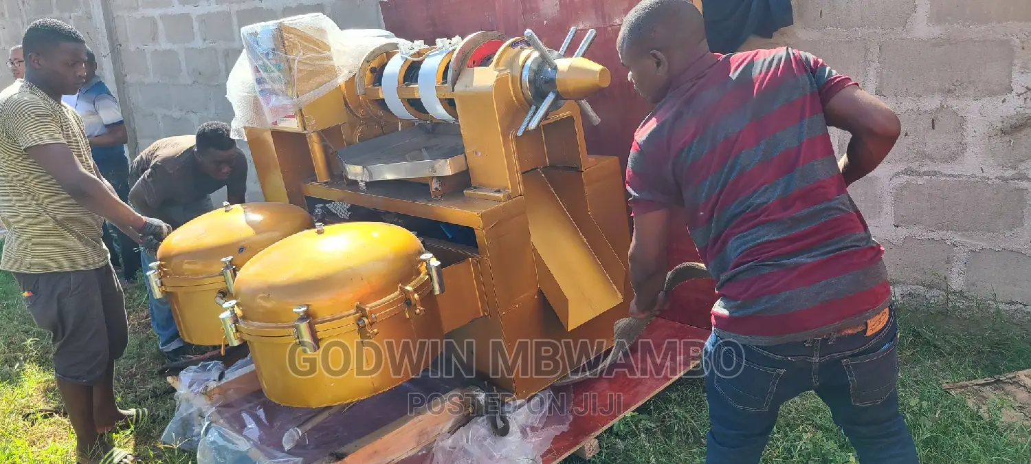 Tunauza Mashine Za Kukamulia Mafuta Ya Alizeti /Oil Press