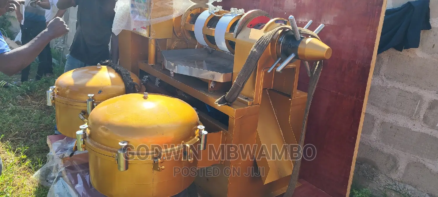 Tunauza Mashine Za Kukamulia Mafuta Ya Alizeti /Oil Press