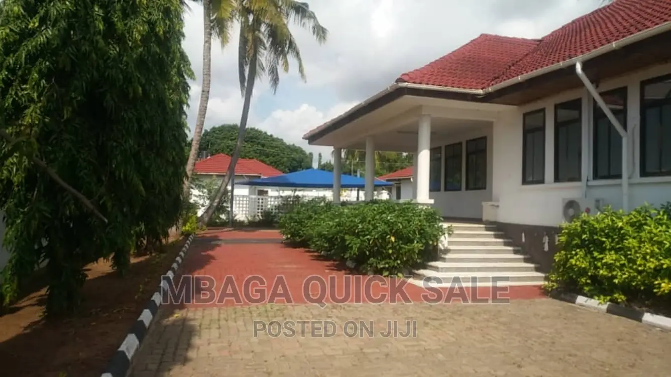 12bdrm House in Mbaga Estate, Oyster Bay for rent