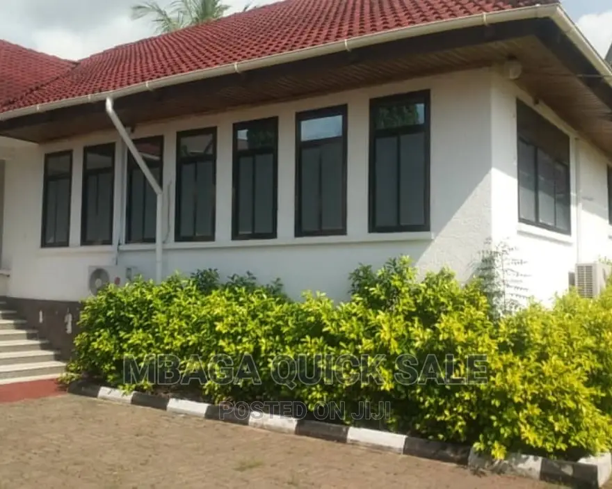 12bdrm House in Mbaga Estate, Oyster Bay for rent