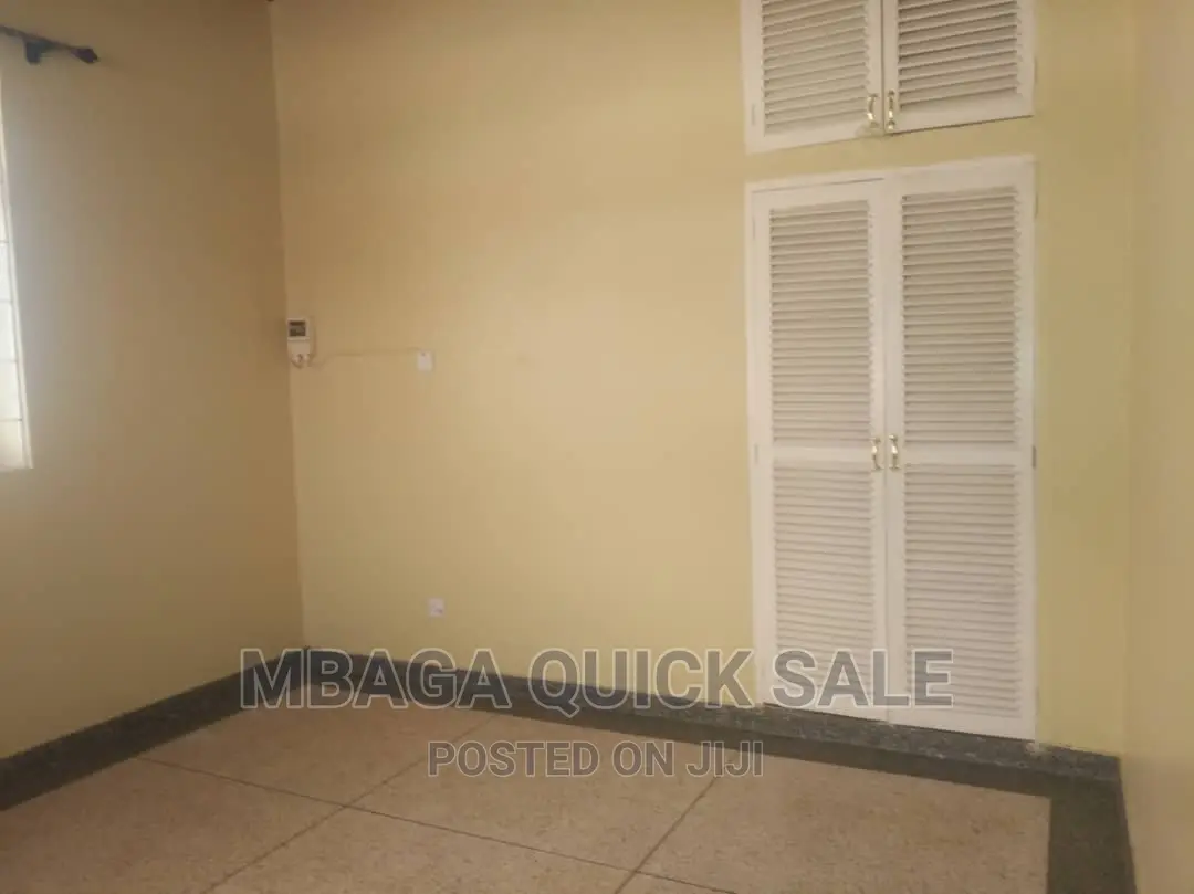 12bdrm House in Mbaga Estate, Oyster Bay for rent