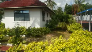 12bdrm House in Mbaga Estate, Oyster Bay for rent