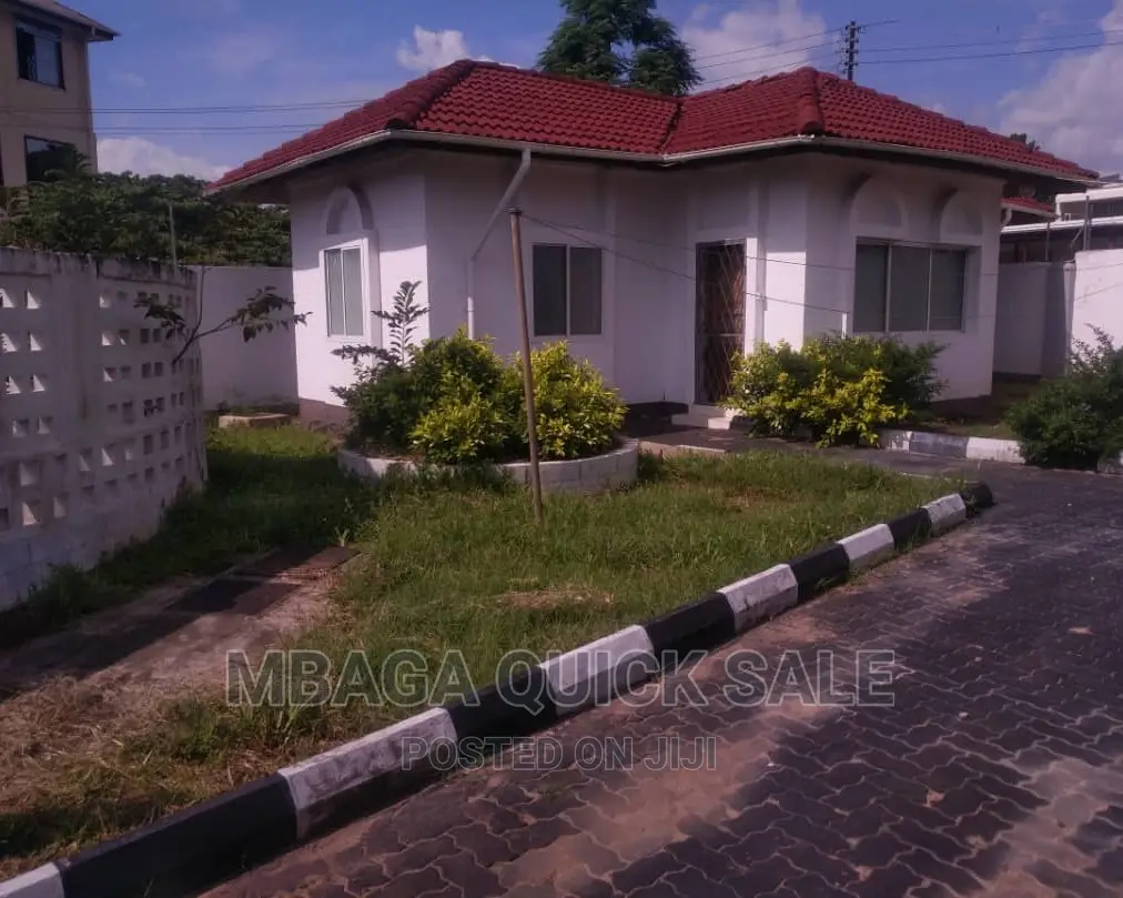 12bdrm House in Mbaga Estate, Oyster Bay for rent