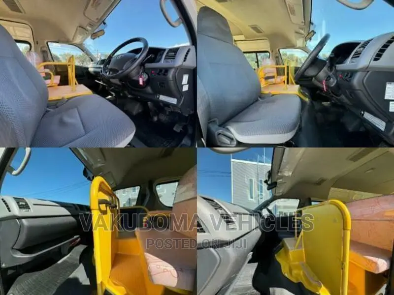 Toyota HiAce 2010 Yellow