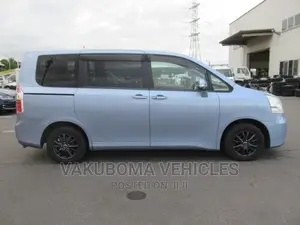 Toyota Noah 2007 Blue