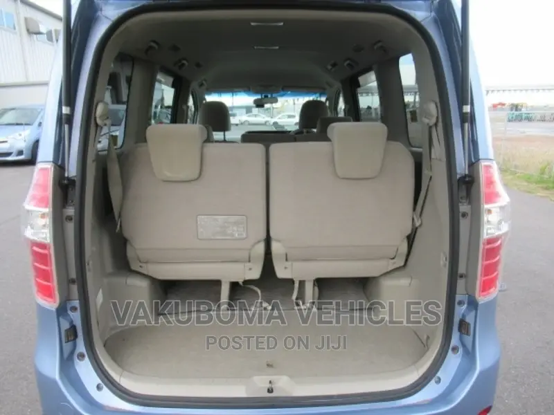 Toyota Noah 2007 Blue