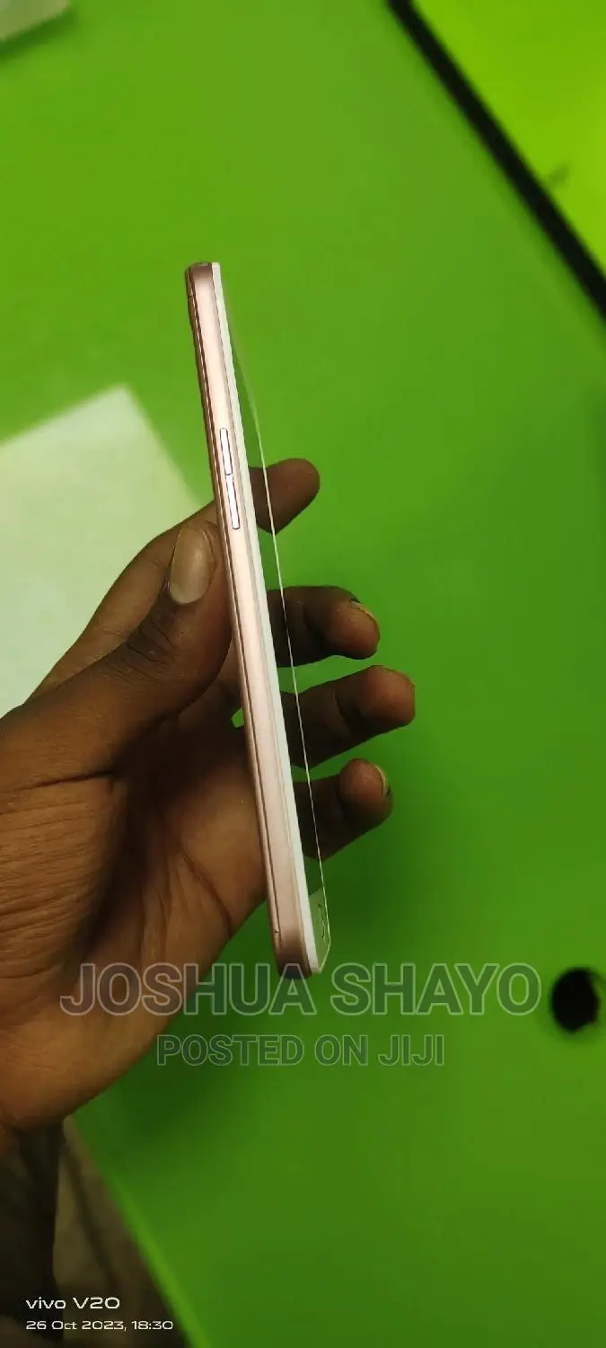 Oppo F1s 64 GB Gold