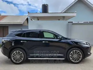 Toyota Harrier 2.5 Hybrid 4WD 2016 Black