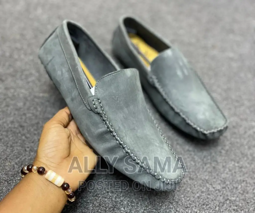 Loafers Louis Vuitton Pure Leather Original