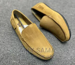 Loafers Louis Vuitton Pure Leather Original