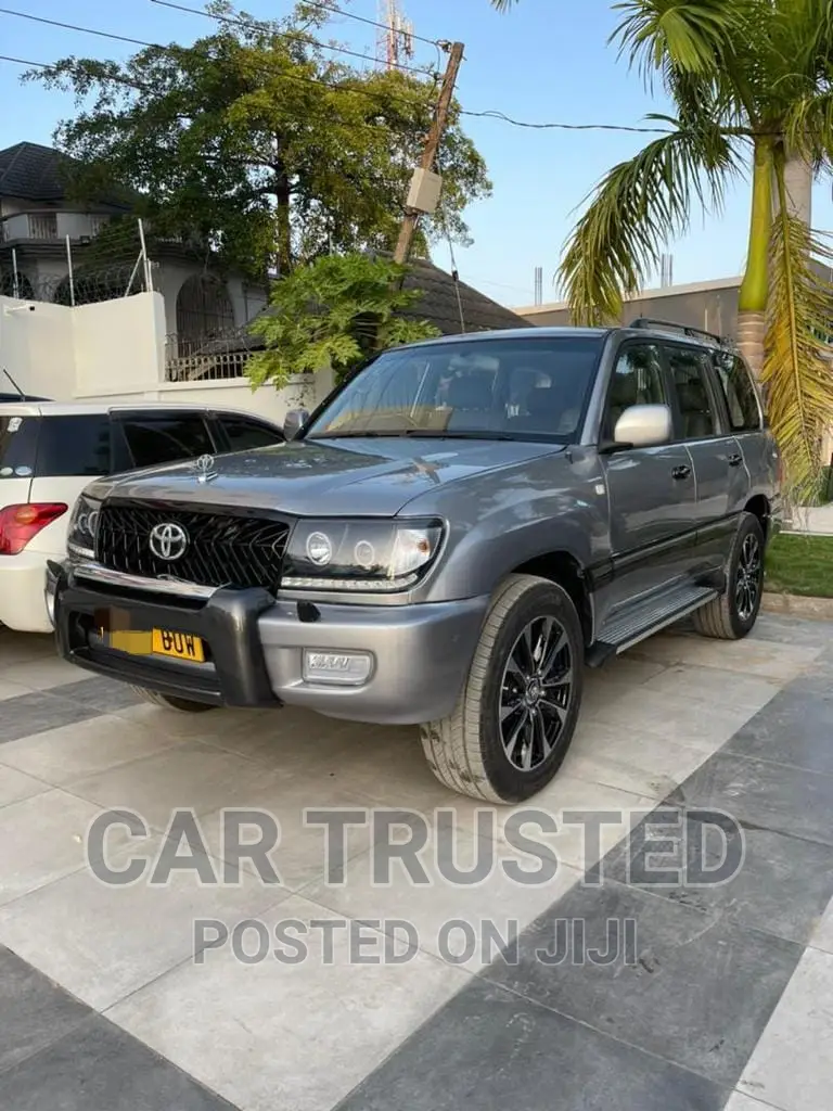 Toyota Land Cruiser HDJ 100 2003 Silver