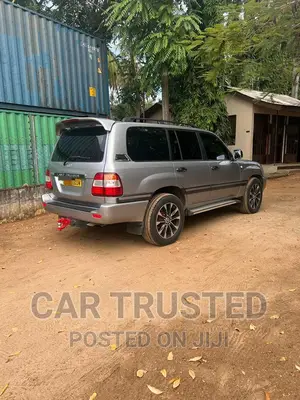 Toyota Land Cruiser HDJ 100 2003 Silver