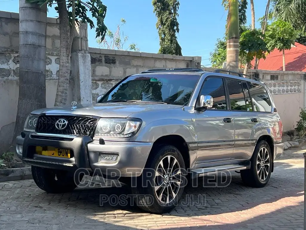 Toyota Land Cruiser HDJ 100 2003 Silver