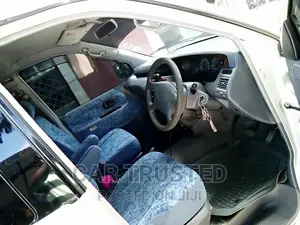 Toyota Noah 2.0 AWD (8 Seater) 2001 White