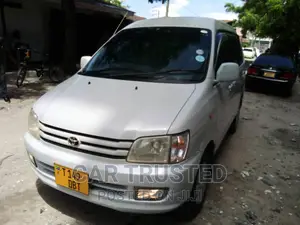 Toyota Noah 2.0 AWD (8 Seater) 2001 White