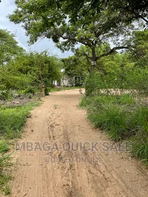 6bdrm Bungalow in R U Fiji Mwaseni for rent