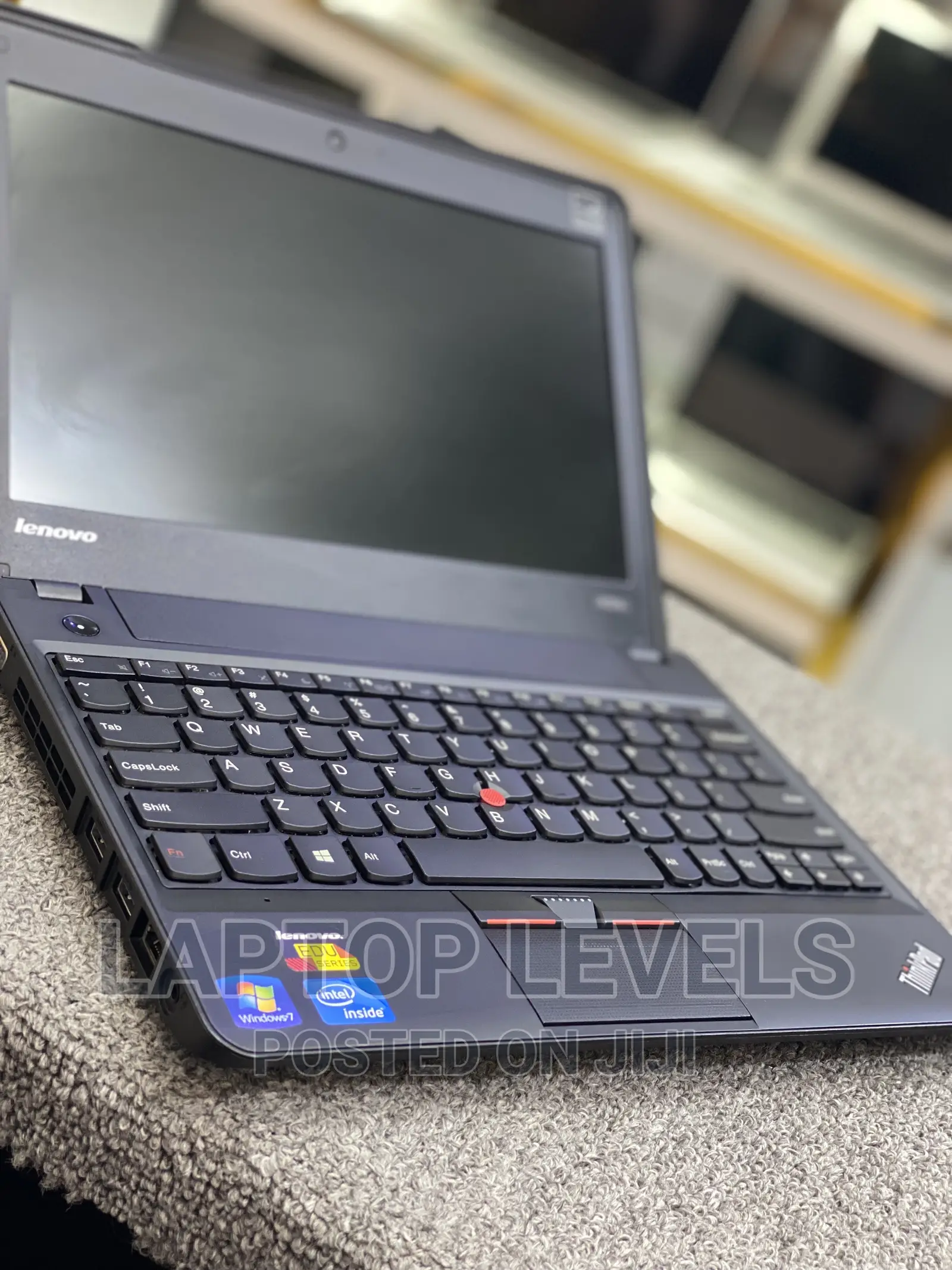 Laptop Lenovo ThinkPad X131e 4GB Intel Core 2 Duo HDD 320GB