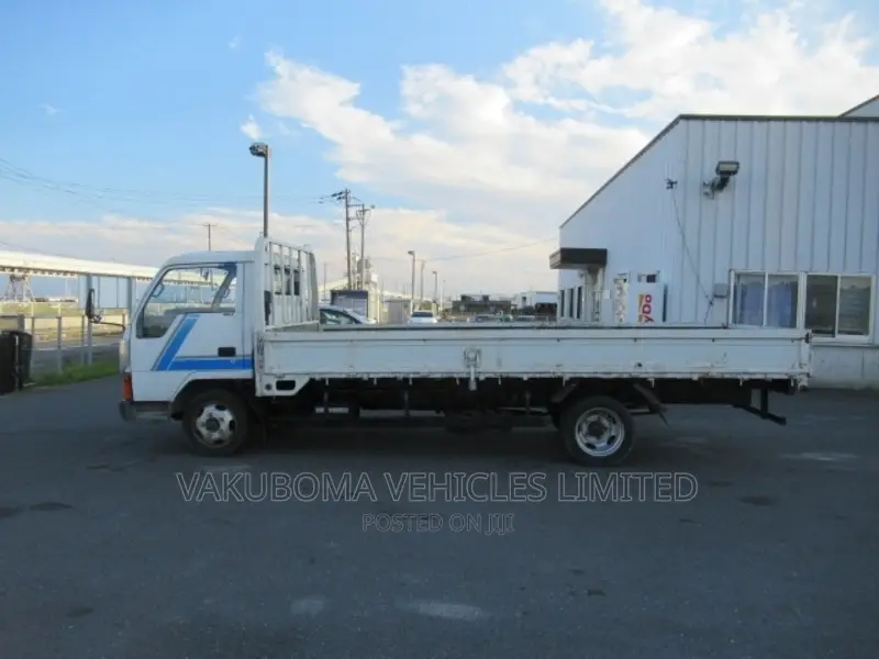 Mitsubishi Cnter Truck