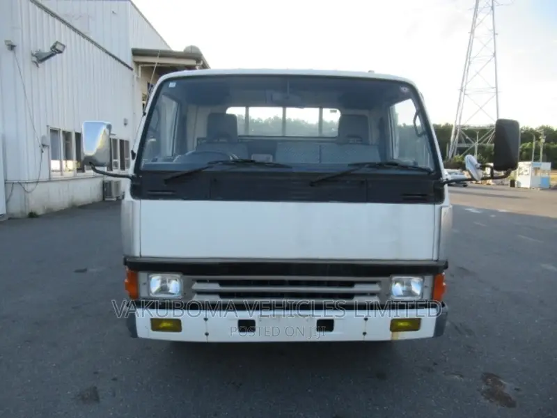 Mitsubishi Cnter Truck