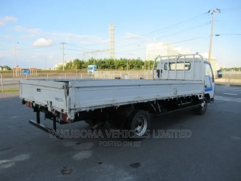 Mitsubishi Cnter Truck
