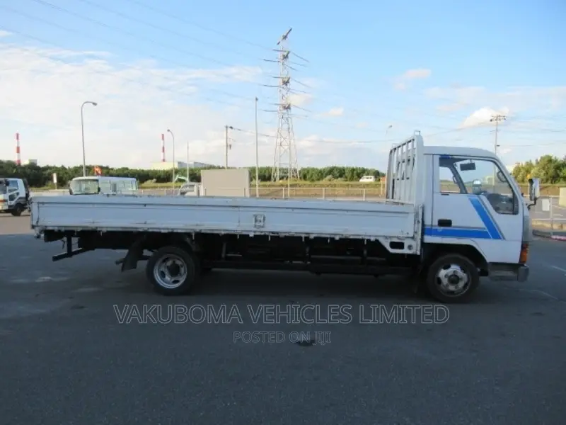 Mitsubishi Cnter Truck