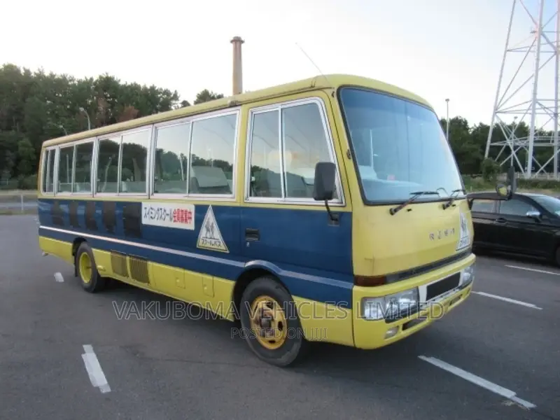 Mitsubishi Fuso Rosa 1997 Yellow