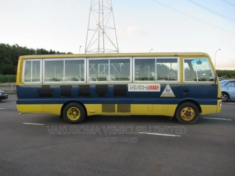 Mitsubishi Fuso Rosa 1997 Yellow