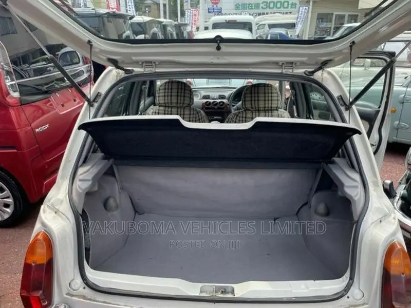 Nissan March 2001 Beige