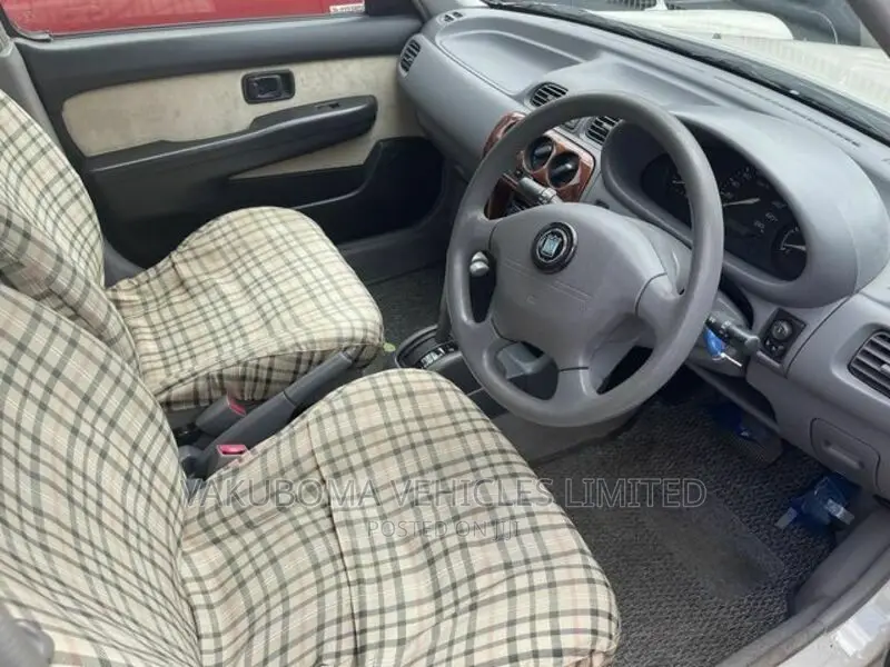 Nissan March 2001 Beige